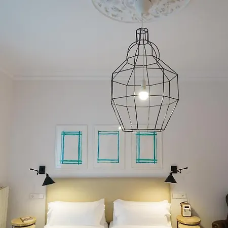 Boutique La Urraca Negra 3*